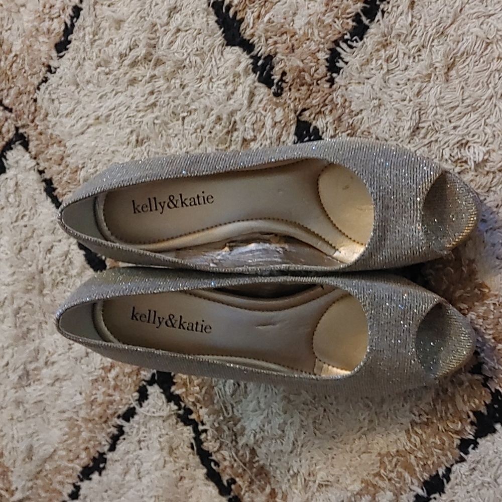 Kelly & Kate 3" Silver and Gold Heels